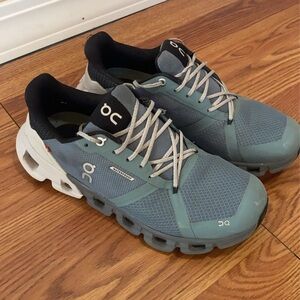 Women’s Seafoam/Glacier Waterproof Cloudflyers Size 7